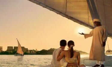 Luxor Night Tour: Museums & Nile Felucca Experience